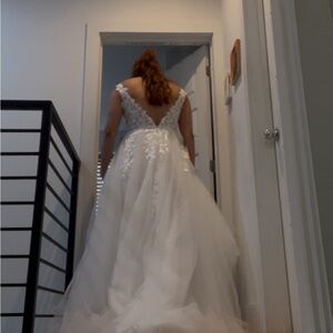 Elegant White Lace Wedding Dress
